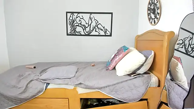 Snapshot of karina-lopez chatting on September 14, 2:59 pm karina-lopez online show from September 14, 2:59 pm