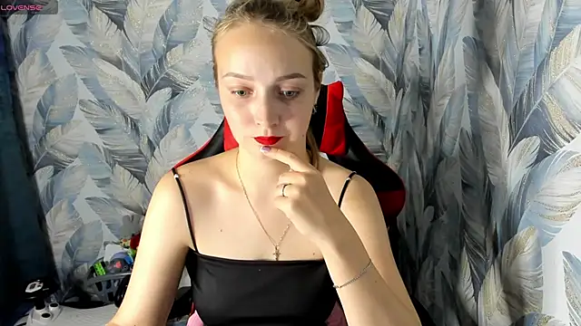 stella leex online show from November 5, 6:13 pm