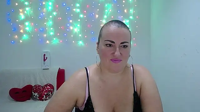 DianaMGG online show from November 8, 6:18 am