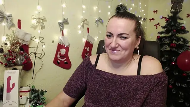 DianaMGG online show from December 14, 8:03 pm