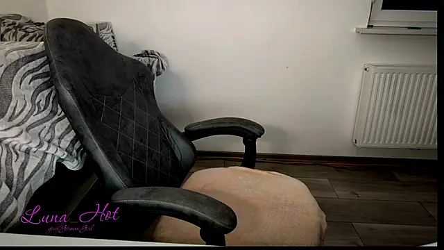 Lunalein online show from June 10, 7:23 pm