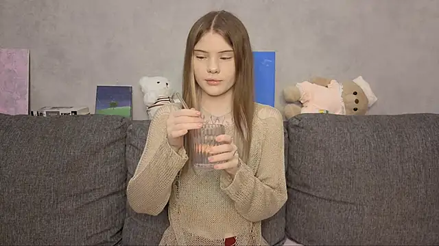 CarolinePepper online show from May 22, 1:31 pm