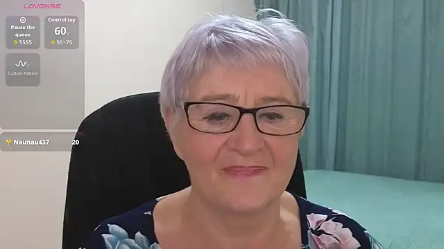 Sandra Snowflake online show from November 22, 1:25 pm