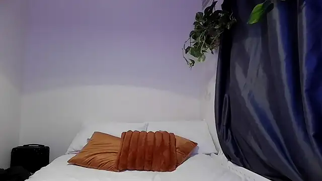 Edenfox- online show from September 17, 10:19 pm