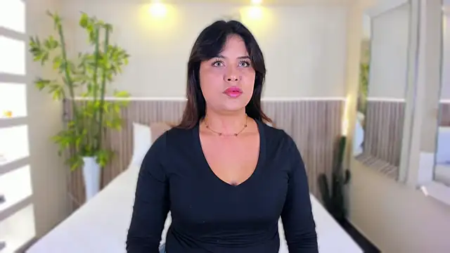 GeorginaReyes online show from July 13, 5:57 pm
