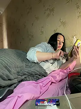 Naughtbaby 2025 online show from April 13, 8:04 am