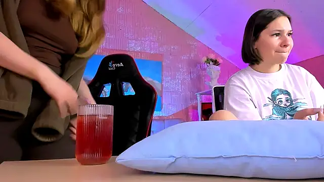 JenniferGraces online show from March 12, 8:11 pm