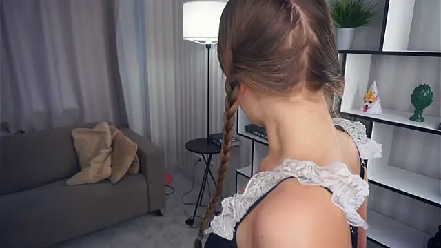 QuennaCoote online show from November 19, 5:51 am