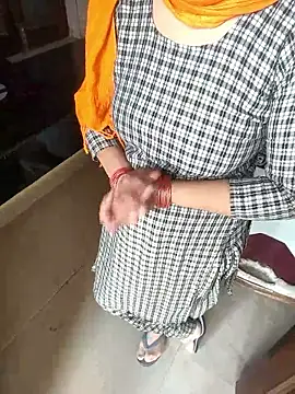 indian couple4 online show from January 14, 3:33 am