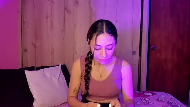 TANIA 06 online show from May 16, 1:10 pm