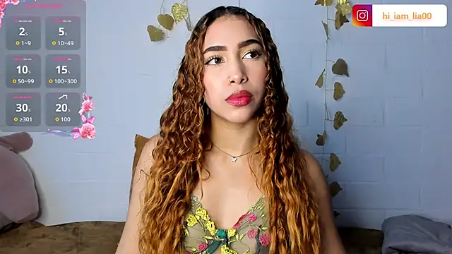 Snapshot of LiaHansson chatting on October 2, 4:23 pm LiaHansson online show from October 2, 4:23 pm