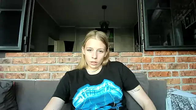 Snapshot of AnnNorriss chatting on September 25, 3:11 pm AnnNorriss online show from September 25, 3:11 pm