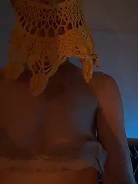 Snapshot of Hildas chatting on October 14, 5:26 pm Hildas online show from October 14, 5:26 pm