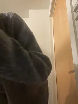 Snapshot of Hildas chatting on February 9, 10:50 am Hildas online show from February 9, 10:50 am