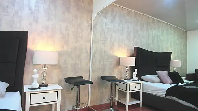 NahomyCarther online show from February 11, 8:05 am