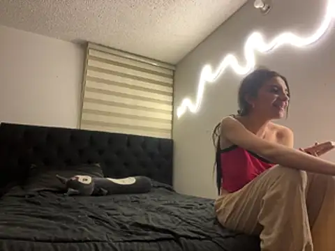 DesireLuxe online show from March 5, 7:59 am