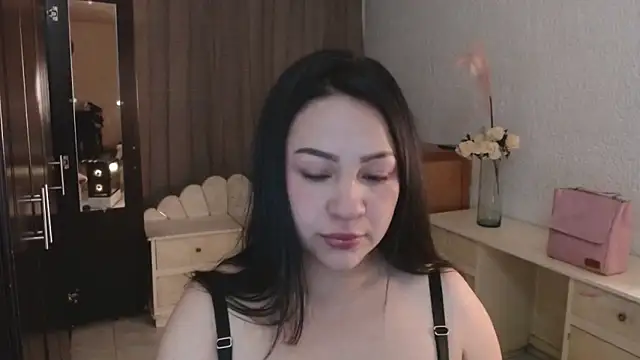 EngelCristaly online show from January 16, 4:30 am