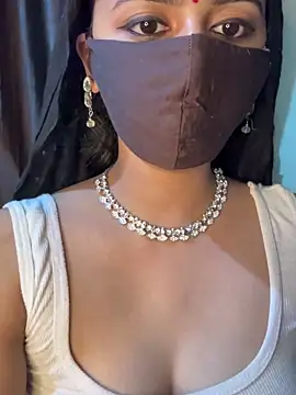 Dishasarmaa05 online show from May 16, 1:21 pm