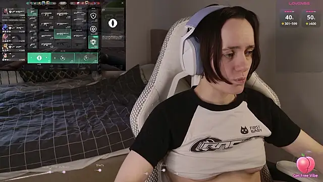 Luna Loveee online show from March 27, 8:26 am