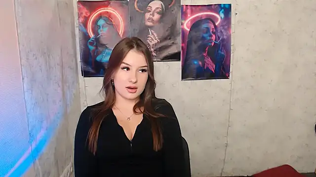  MiaAngell online show from November 5, 4:45 pm