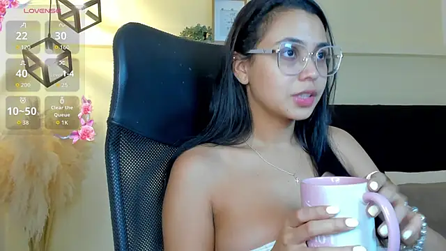 Lucia Brown  online show from June 13, 12:52 am