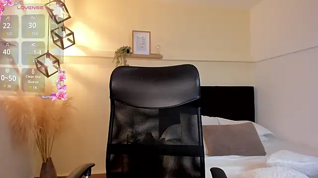 Lucia Brown  online show from June 30, 8:41 pm