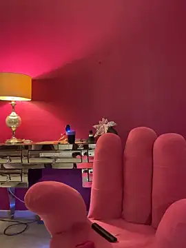 latinaesp online show from March 28, 10:52 pm