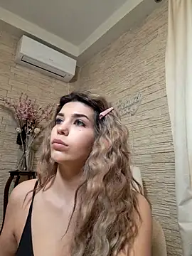 Bella Posh online show from February 17, 1:10 pm