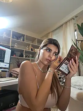 Bella Posh online show from January 7, 12:52 pm