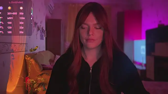 CherryRed Girl online show from March 13, 11:39 pm