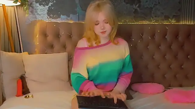 EmilyAngells online show from March 2, 6:47 am