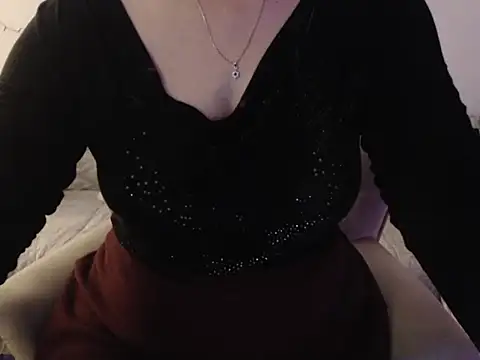 Snapshot of YourfantasyGiuly chatting on May 5, 4:32 pm YourfantasyGiuly online show from May 5, 4:32 pm
