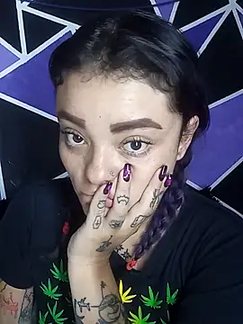 Snapshot of ChloeAllennn chatting on September 27, 2:13 pm ChloeAllennn online show from September 27, 2:13 pm