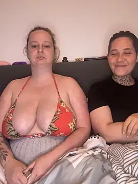 curvy eina online show from October 10, 10:36 pm