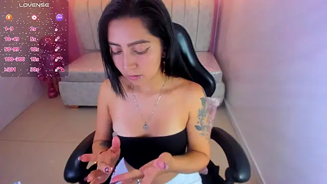 madhison klain s online show from December 5, 8:32 pm