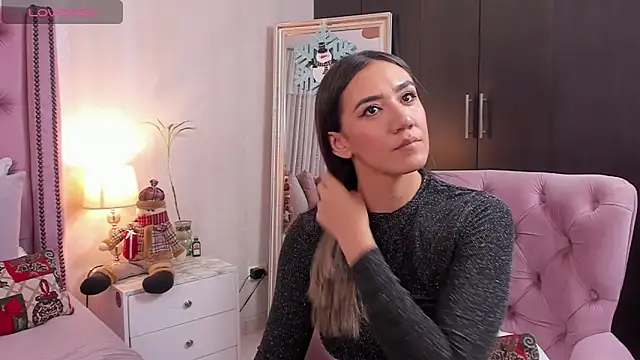 natashaleightt online show from December 21, 4:17 am