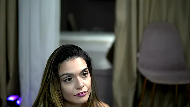 RobertaRosetti online show from November 12, 10:35 am