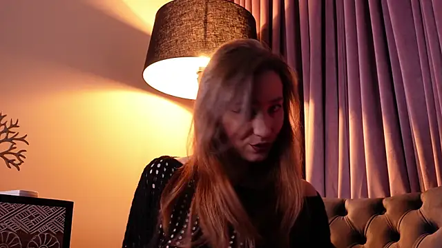 IsoldeBlis online show from October 17, 8:34 pm