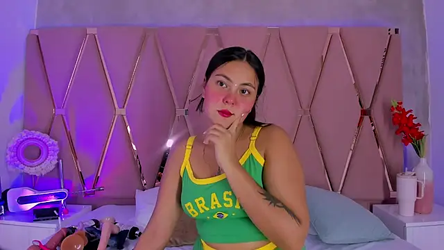 Emily Black1 online show from June 9, 11:26 pm