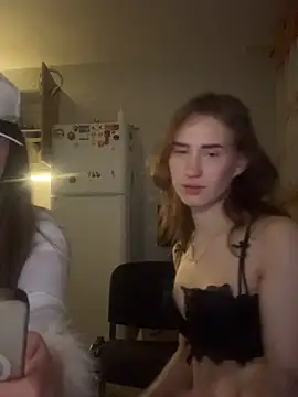 kisssssssss online show from October 25, 11:33 pm