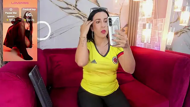 Bella williamss  online show from July 3, 6:47 pm