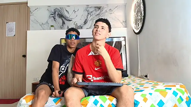 KING OFF BOYS online show from October 6, 1:17 pm