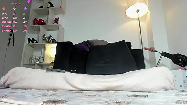 MontserratMarie online show from October 16, 1:25 pm