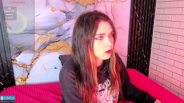 MaeveKuro online show from April 2, 3:15 am