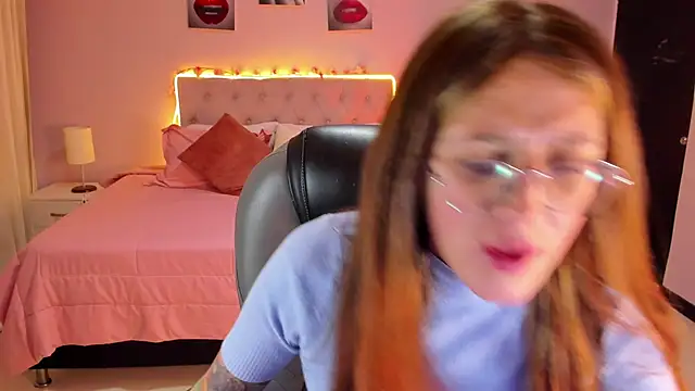 Emily Warren  online show from March 27, 8:31 pm