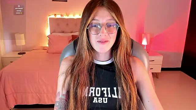 Emily Warren  online show from March 24, 7:52 pm