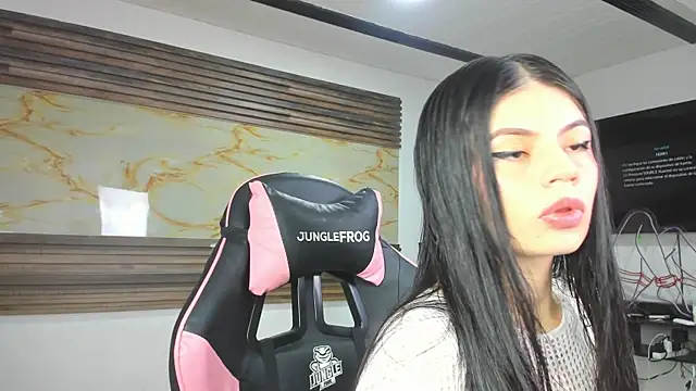 Cloe roouse online show from December 4, 9:04 pm