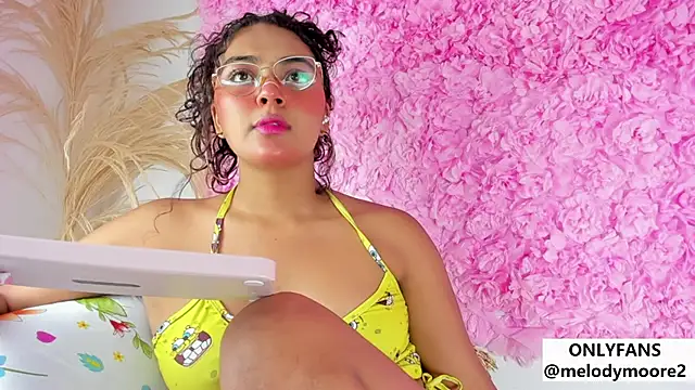 Melodymoore  online show from December 4, 10:43 pm