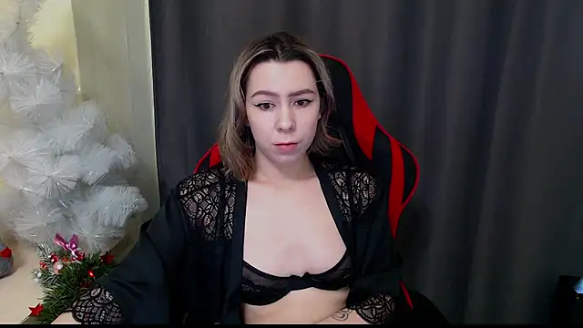 meganluss online show from December 19, 4:37 am