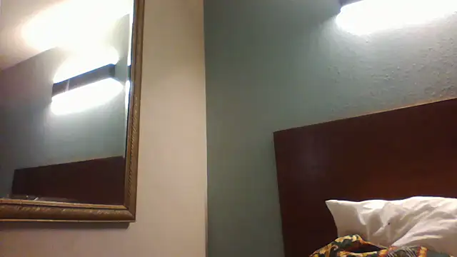 Snapshot of JerseyGem chatting on October 18, 4:43 pm JerseyGem online show from October 18, 4:43 pm